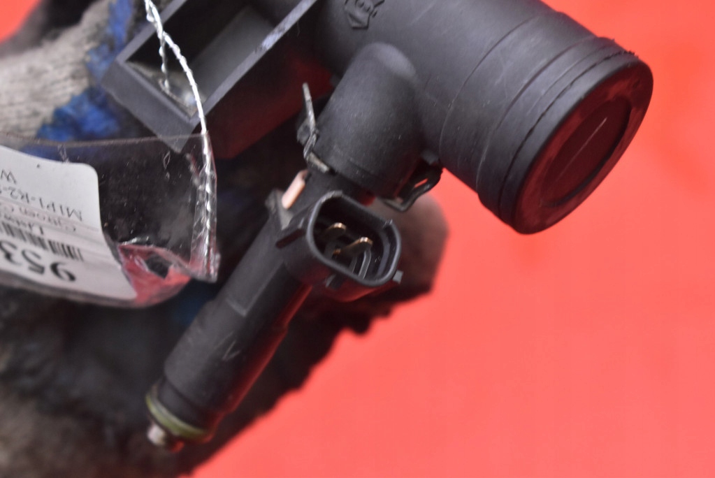 фото №11, Молдинг впрыскная форсунки 9628084680 citroen c4 picasso 1 i 2.0 16v 143 km