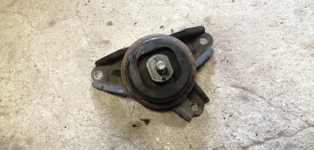 фото №1, Kia sportage iii 2.0 crdi подушка двигателя