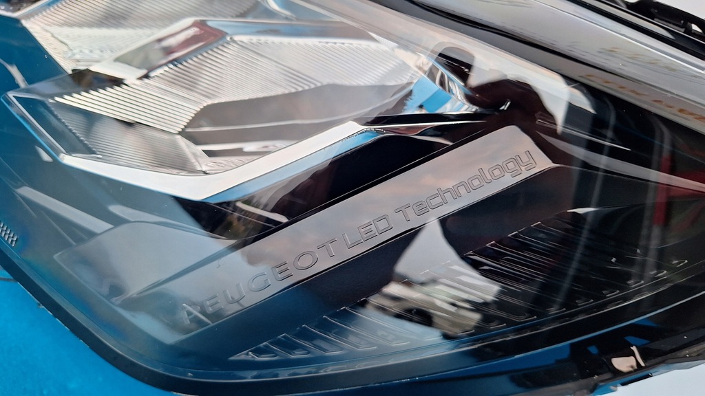 фото №5, Peugeot 208 ii 19- лампа левая передняя led