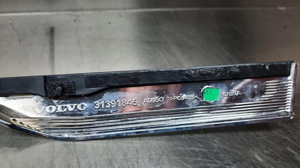 фото №9, Молдинг хром крышки задняя 31391845 volvo s80 ii 06-16r