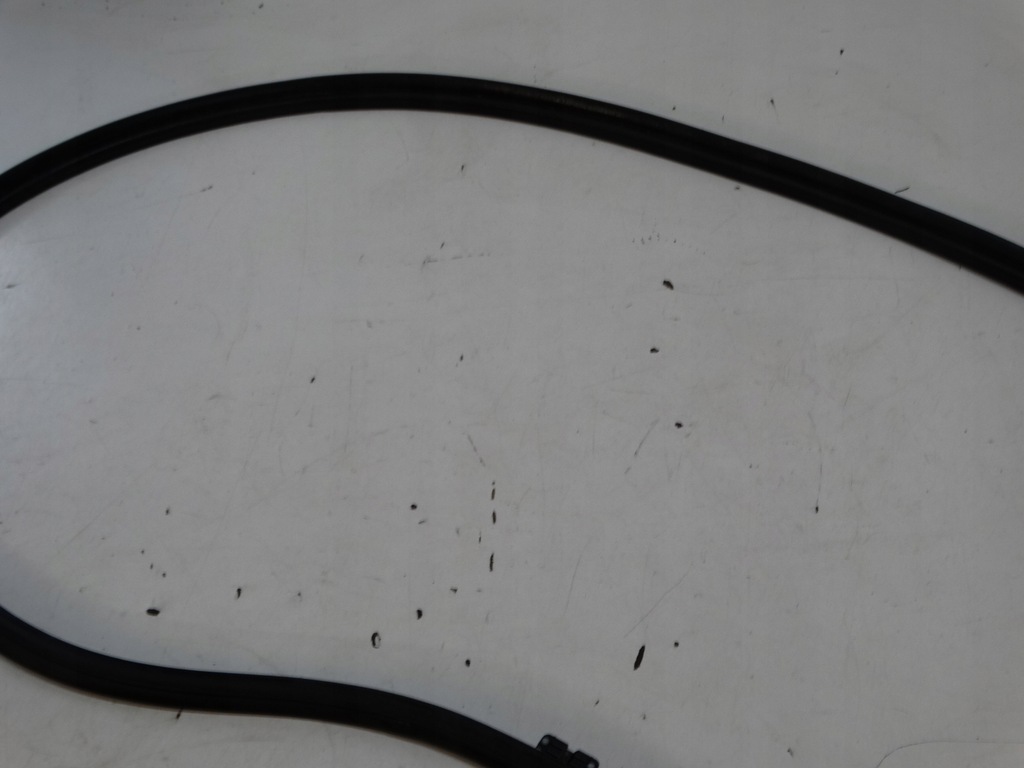 фото №5, Прокладка крышки багажника kia carens iv 15r.