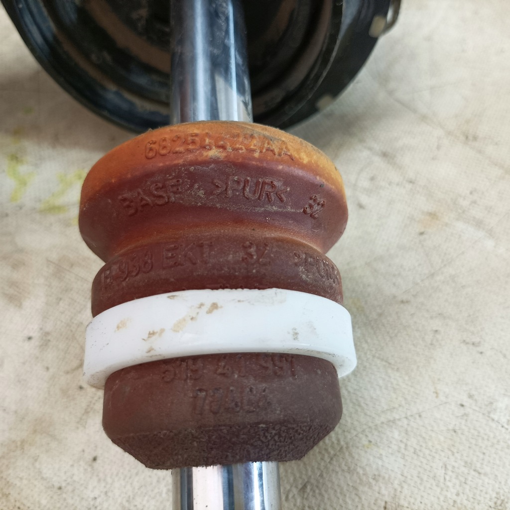 фото №11, Jeep compass 17- кронштейн амортизатора перед usa