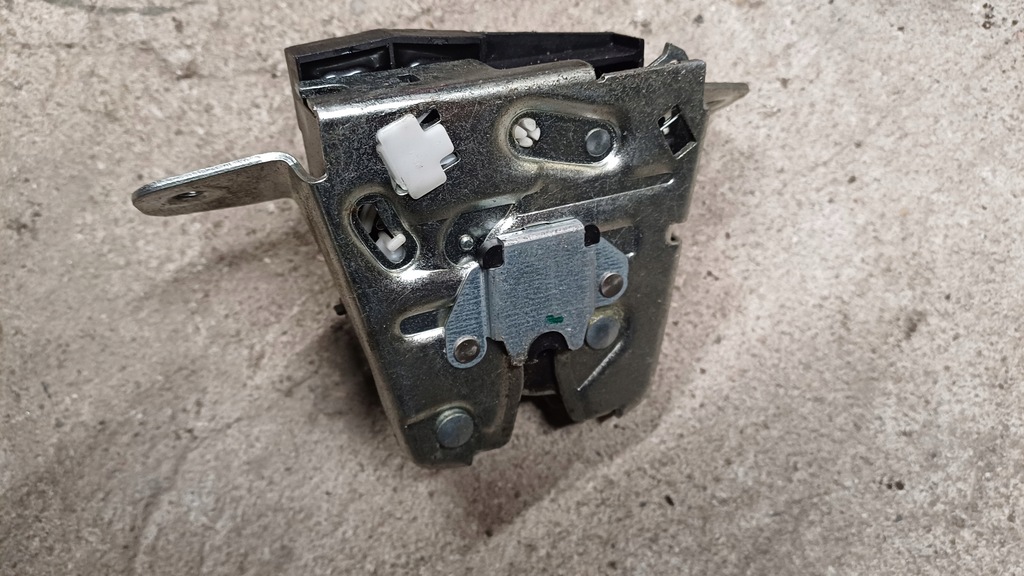 фото №1, Mercedes w212 kombi замок крышки