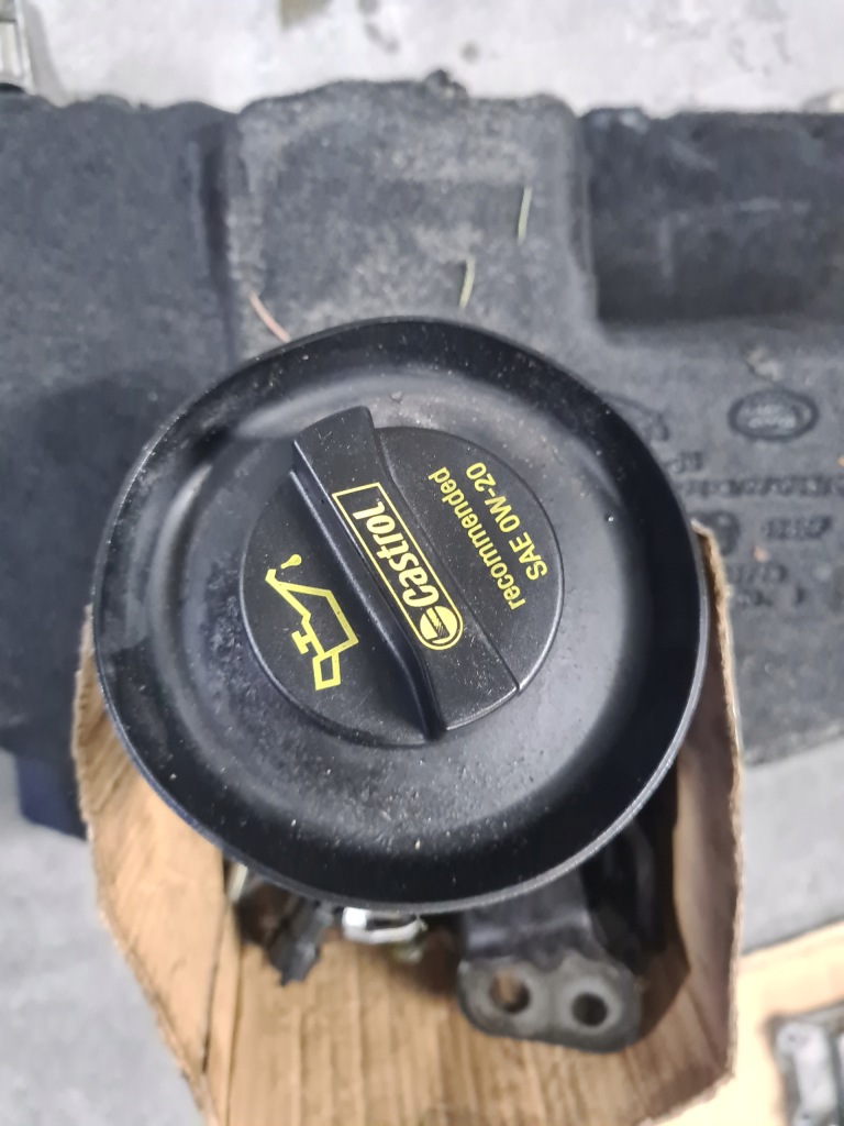 фото №1, Jaguar e-pace заливної оливи кришка