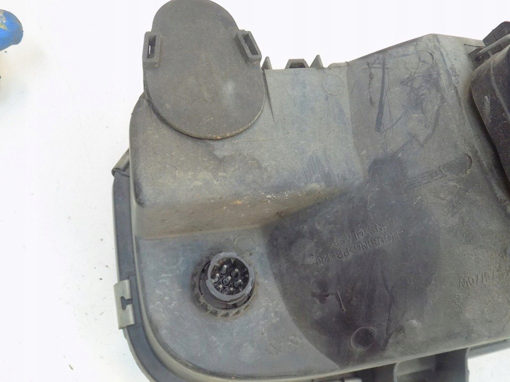 Mercedes 815 l 4.2 150km 2003r лампа левая перед Недорого