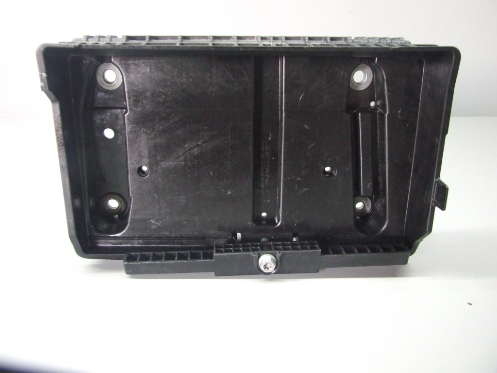 Купити Popdstawa акумулятор mercedes c w205 2056200018