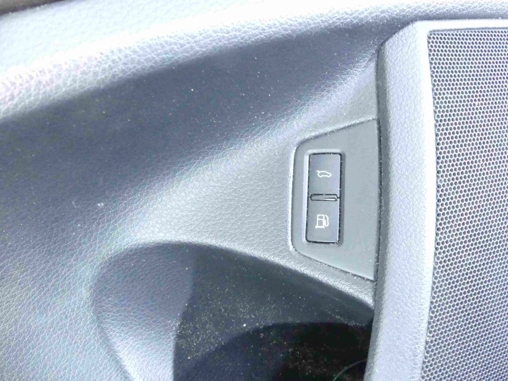 фото №2, Обивка обшивка дверь перед левая audi q7 i 4l