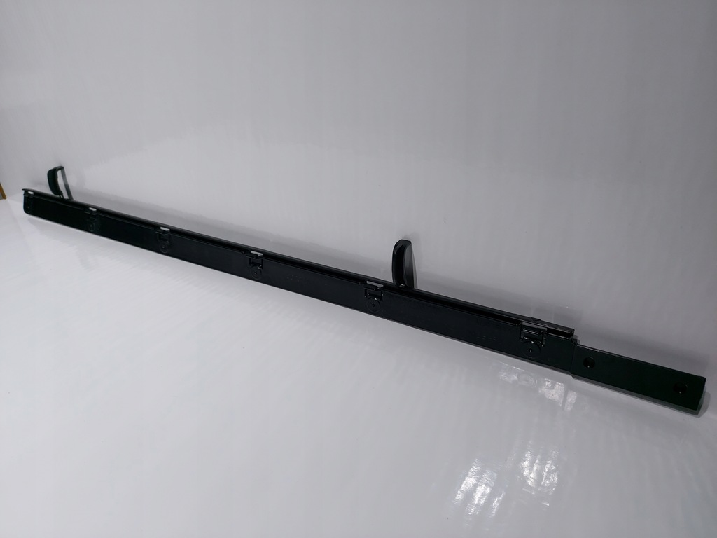 фото №9, Volvo xc60 i кронштейн клипса правой накладки накладки порога