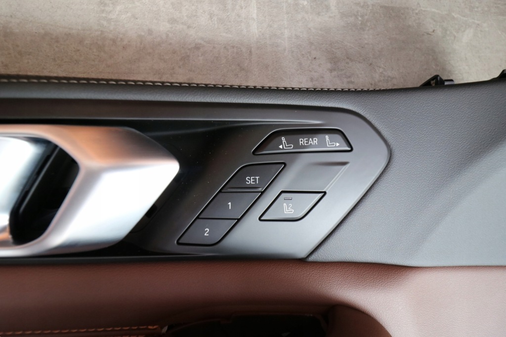 фото №12, Bmw x7 g07 lci салон сиденья заднее сиденье обшивки туннель 3 ряды вентиляция coffee