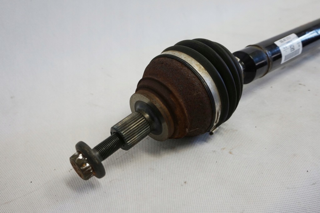 Купити Привідний вал права vw golf vii 7 1.4 tsi la7n 5q0407272g