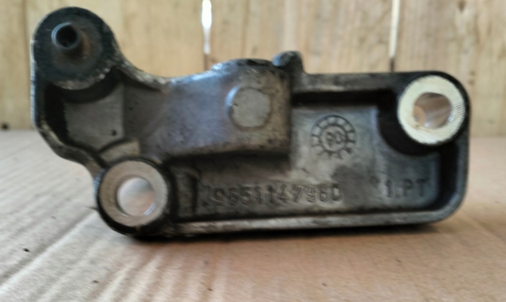 фото №9, Кронштейн кронштейн опора полуось citroen c5 iii x7 407 2.7 3.0 hdi 9651147980