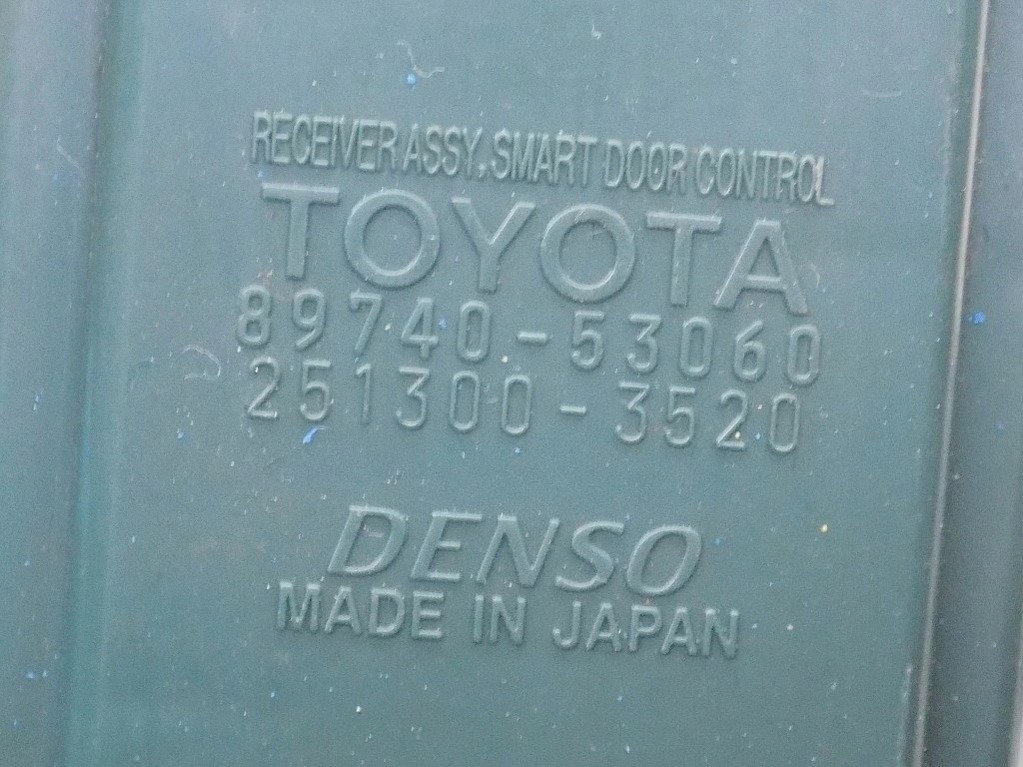 фото №3, Lexus is ii is220d 2.2d модуль дверь 89740-53060