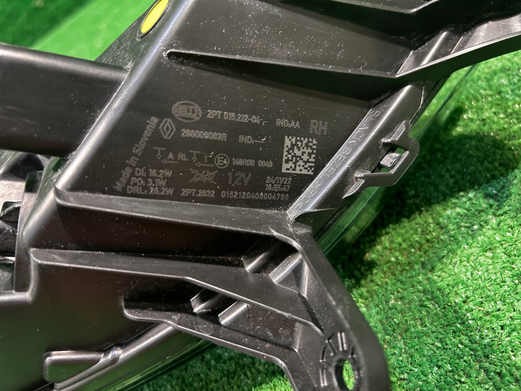 Renault megane v e-tech противотуманная фара led drl правый 266009083r в Украине