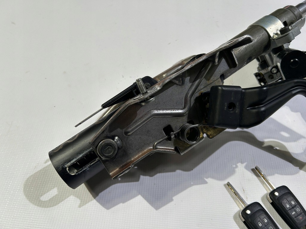 фото №9, Колонка кермова хрестовина замок запалювання ключ chevrolet camaro ss 2009r-