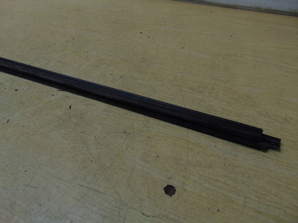 фото №10, Молдинг ущільнювач правий перед toyota prius ii 2002-