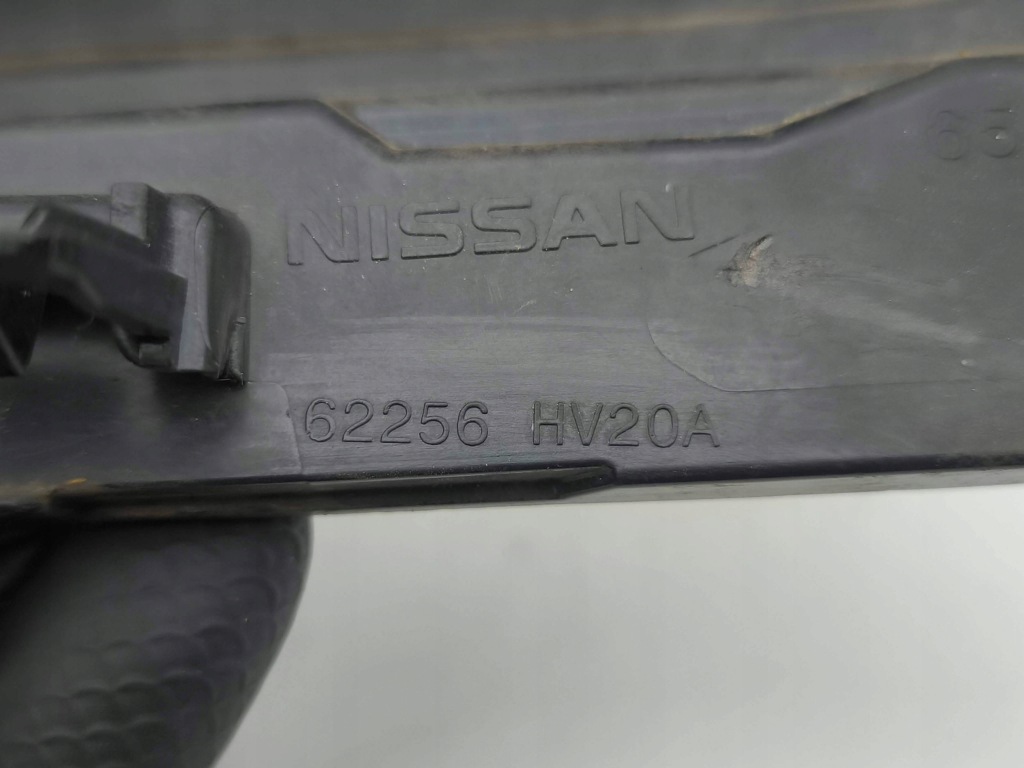 Nissan qashqai 2018 права сторона решітка нижня бампера передній Недорого