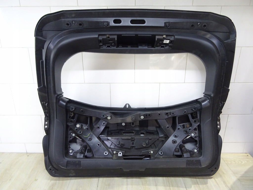 фото №11, Toyota corolla kombi e21 задняя крышка багажника