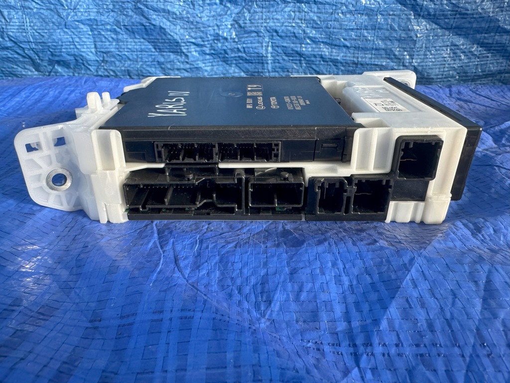 фото №7, Модуль блок управления toyota yaris iv 1.5 hybrid 82730-52t10 89221-0da70