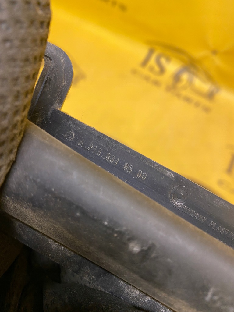 Кронштейн кронштейн бампера mercedes cls w257 Недорого