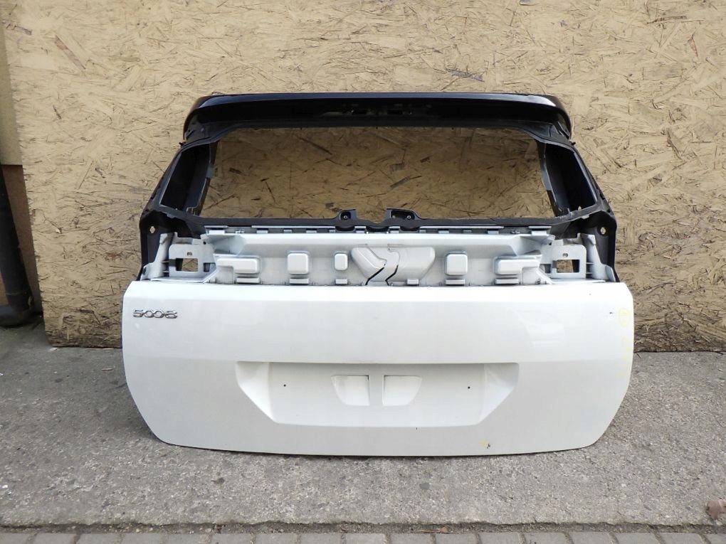 Купити Peugeot 5008 p87 16- кришка багажника задня