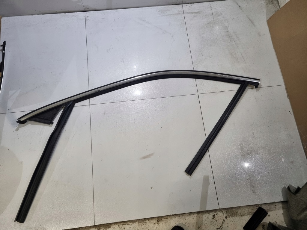 фото №1, Volvo xc90 прокладка дверь передняя левый перед