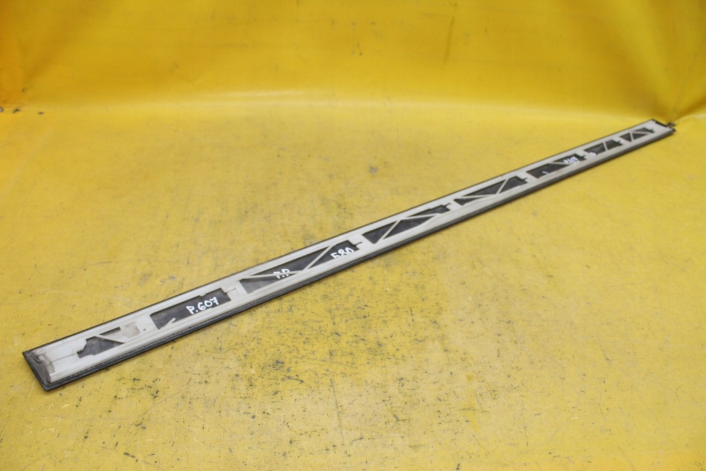 фото №6, Молдинг дверь правый перед peugeot 607