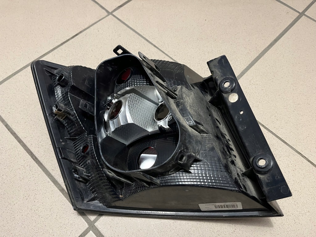 фото №14, Skoda fabia iii 3 kombi 6v9 14- лампа задняя задняя правая