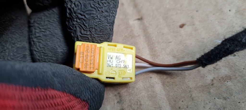 фото №5, A6 c8 4k штекер колодка подушка безпеки 8w1972563a a4 b9 8w a5 8w q7 4m q8