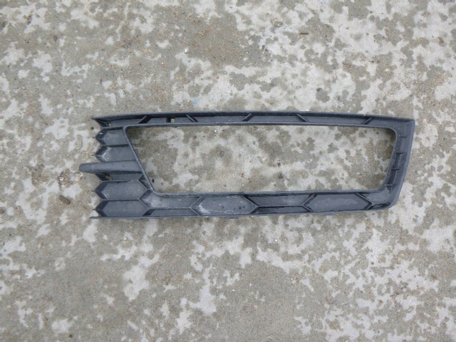 фото №1, Skoda оригінальний номер 5ja807681 решітка вентиляційна, бампер