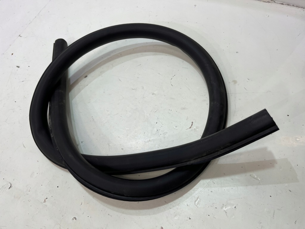 фото №1, Прокладка дверь задняя audi a7 c7 4g8833707a