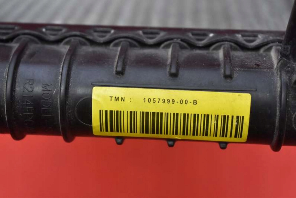 Радиатор воды 105799-00-b tesla model s рестайлинг  awd performance 762 km 16-21 Киев