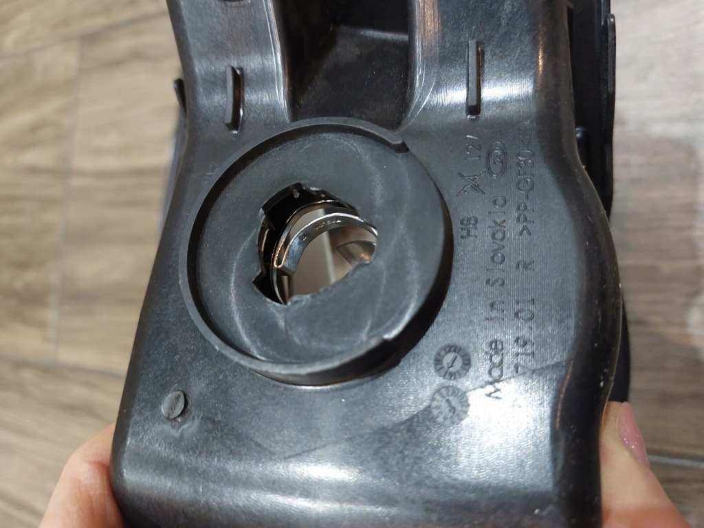 фото №6, Skoda octavia iii правый левый противотуманная фара zkw 719.01