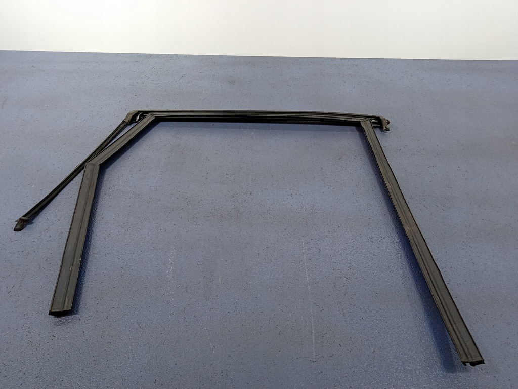 фото №5, V90 ii 16- прокладка рамы дверь задняя левая 31849230