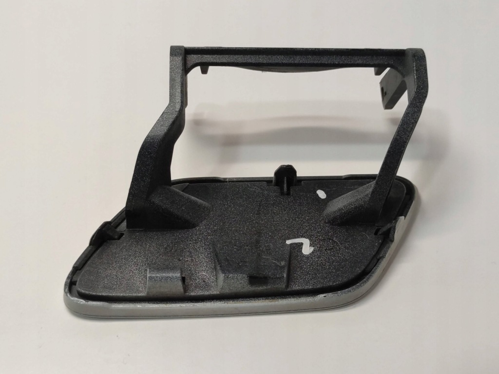 Audi q5 8r заглушка распылителя правый перед 8r0955276c Киев