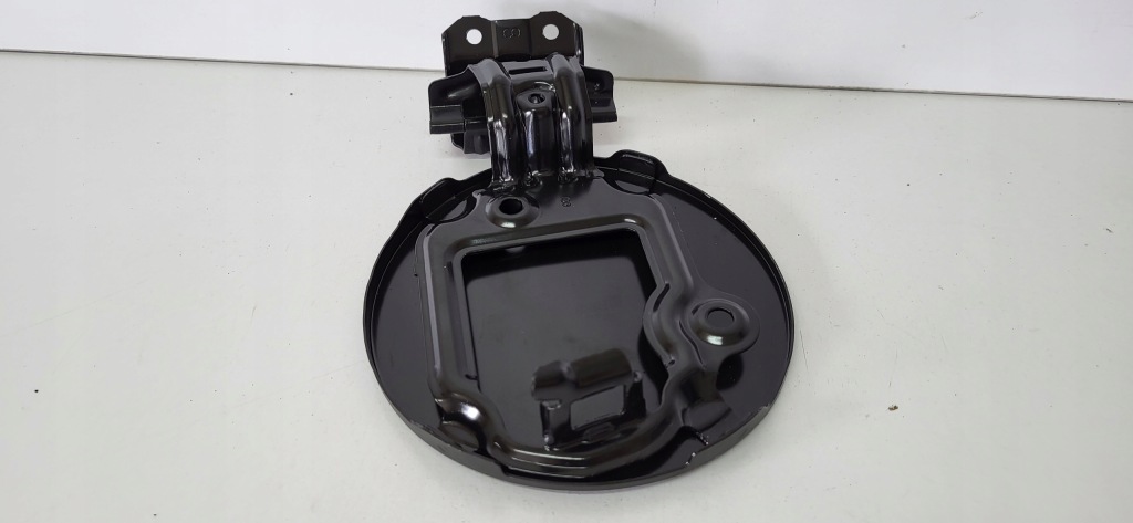 Yaris 3 11-20 кришка горловини  паливної  нова оригінальна 77350-0d080 в Україні