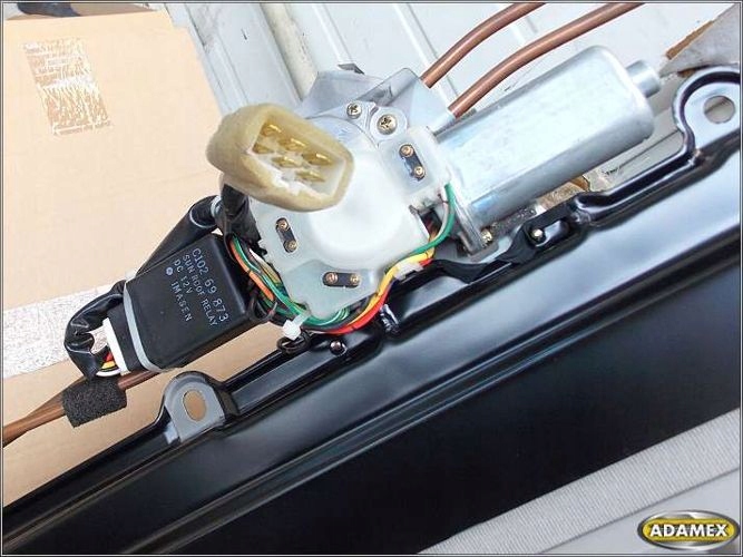 фото №4, Mazda premacy i 1.8 2001r - люк