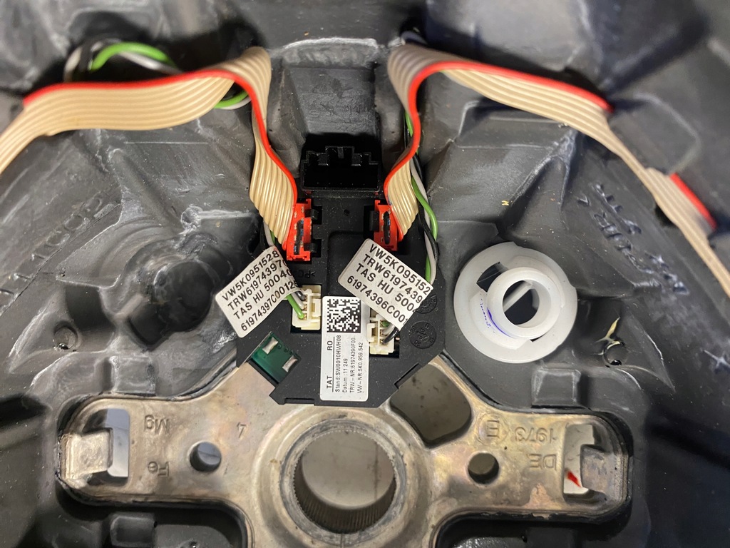 фото №15, Vw golf vi воздуховод кожа multi лепестки переключения 5c0419091r