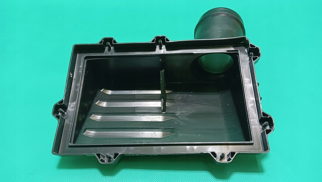 фото №5, Skoda scala крышка фильтра воздуха труба 5q0129601cc 5q0129684