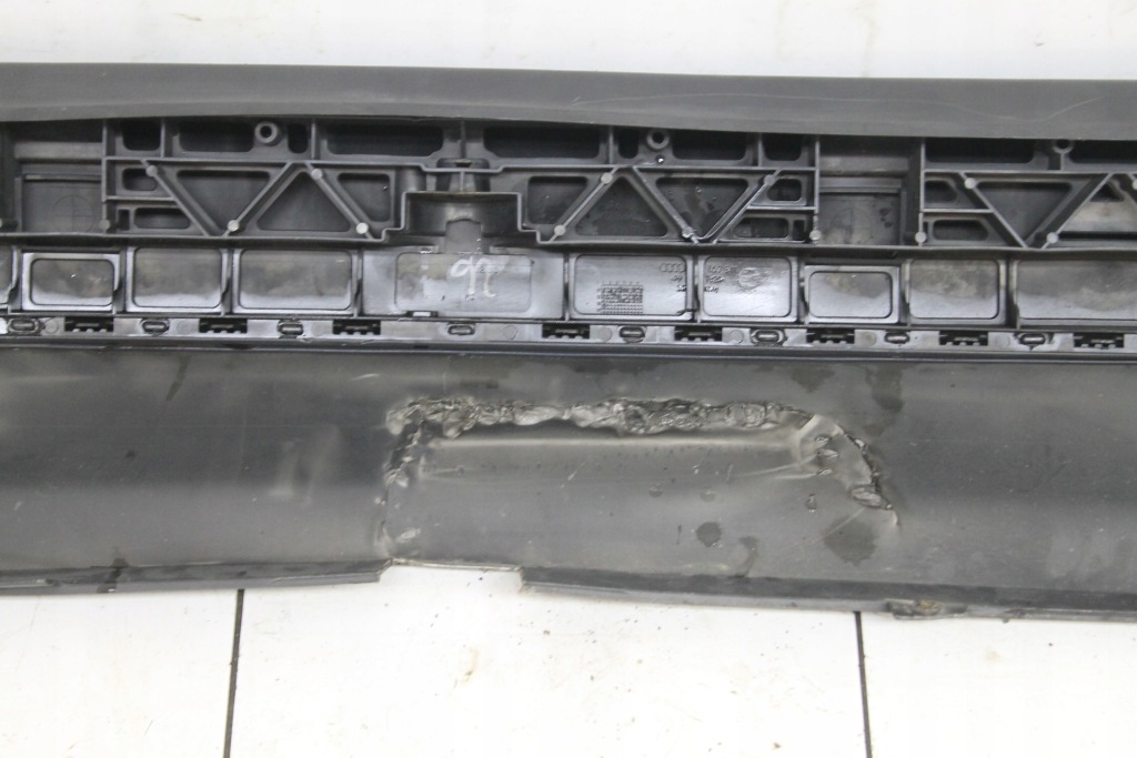 фото №6, Audi a4 b6 kombi 2000r- бампер задня задній lz9w - код лакофарбового покриття