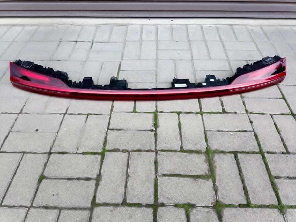 Купить Фара накладка w крышке  задний  audi e-tron 4ke945095d