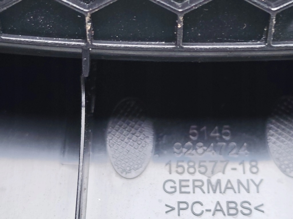 Bmw i8 декор тунель середнього 2018 coupe 2/3dr 9284724 158577-18 14-20 Зі Шроту