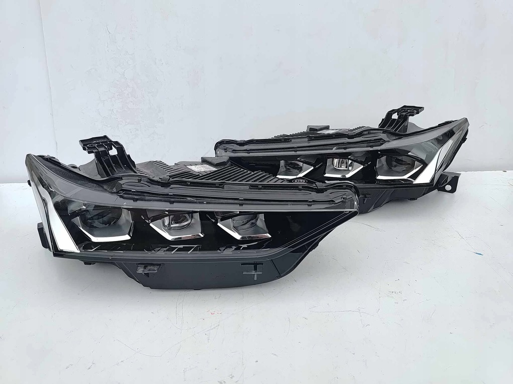 фото №1, Citroen ds4 ii crossback лампа левая правая перед передняя matrix 4366