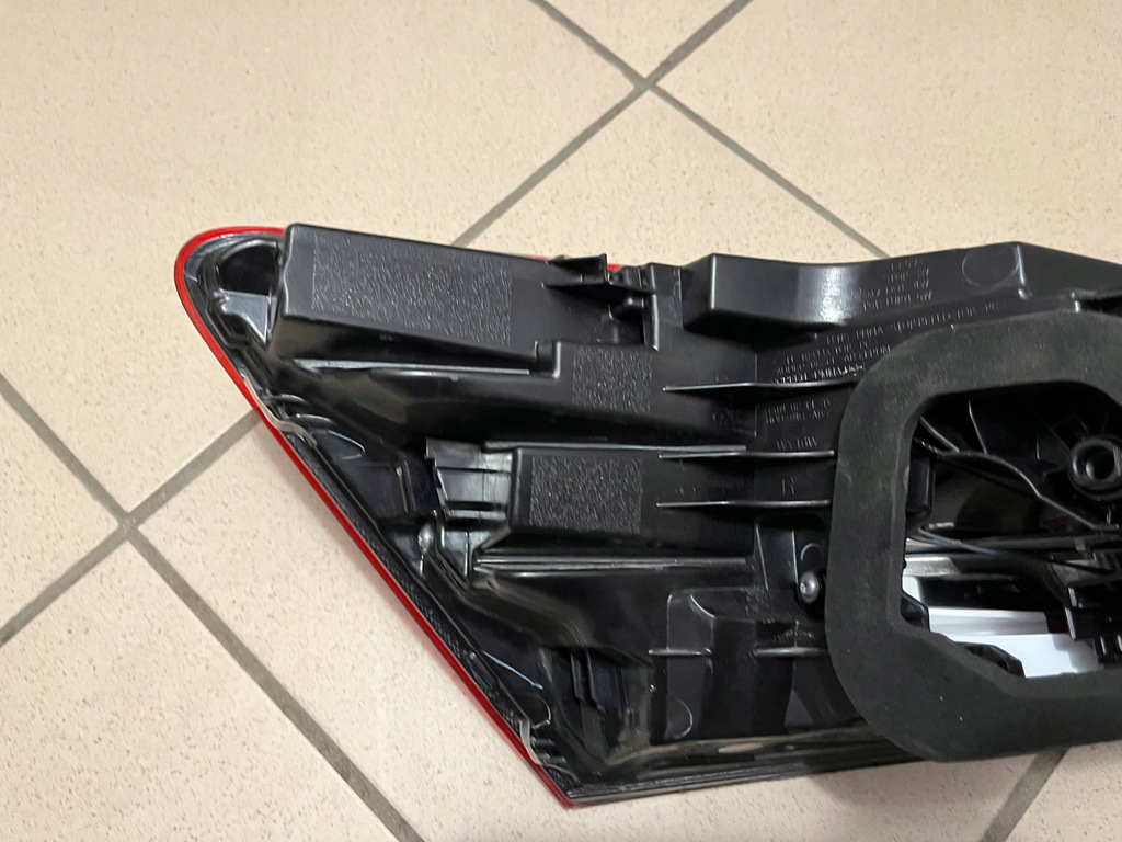 фото №15, Skoda kodiak kodiaq 565 лампа задняя задняя правое