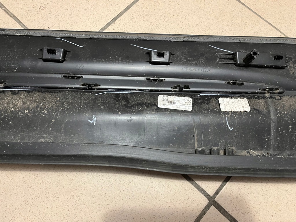 фото №10, Mercedes glb w247 x247 a247 молдинг двері права задня задня