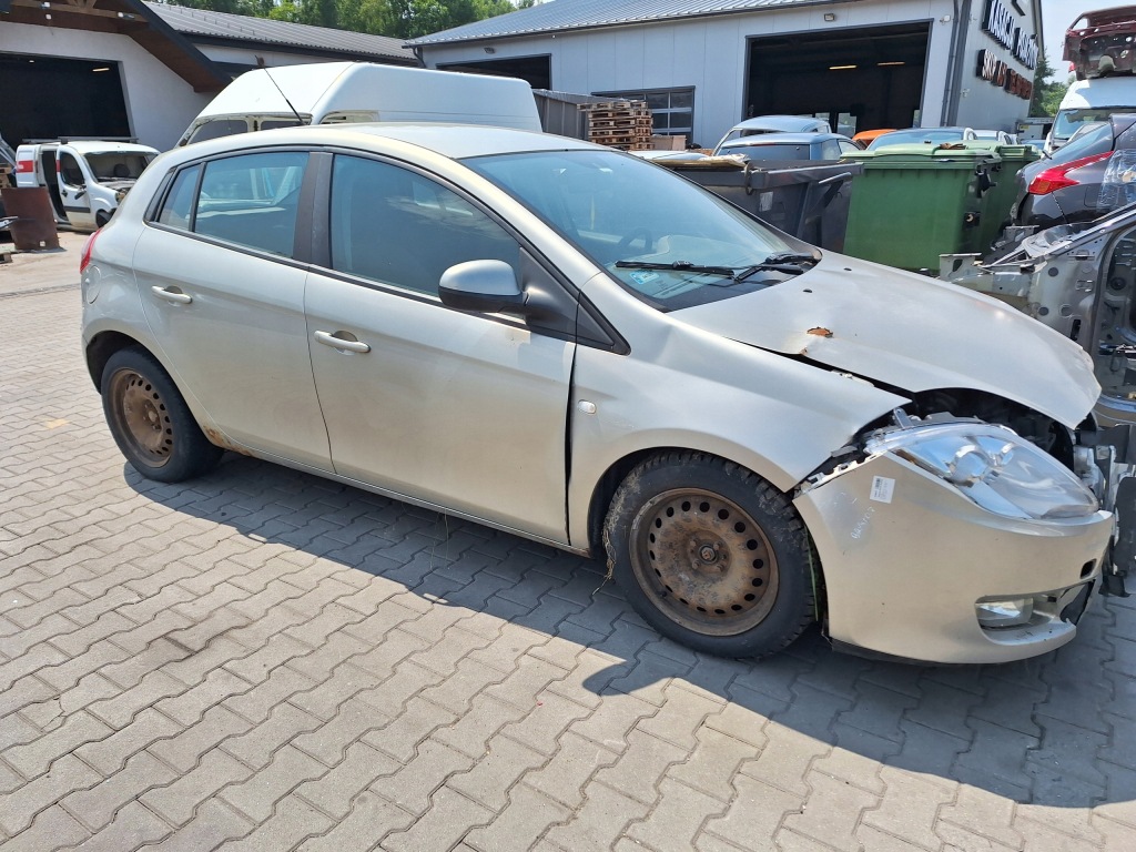 фото №1, Fiat bravo 198 ii 272/b 272 avorio vanitoso дверь задняя правое