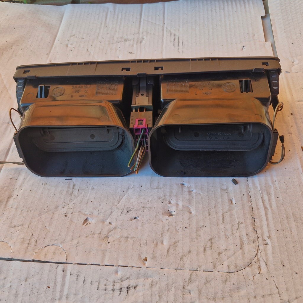 фото №7, Skoda superb i решітка обдув середня 3u0820951b