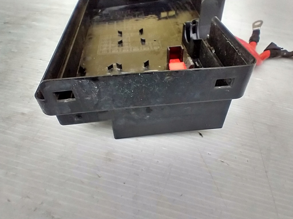 Volvo v40 2 коробка предохранителей реле аккумулятор 30659046 с Разборки