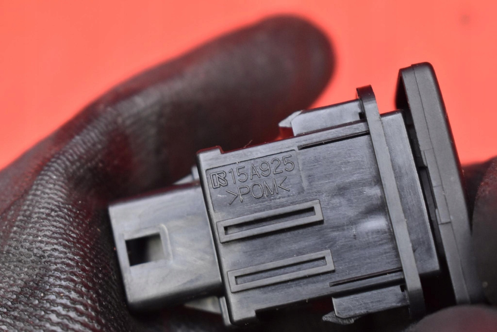 фото №8, Выключатель открывания крышка топлива r15a925 lexus ct200h 10-14