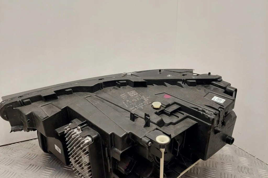 фото №11, Лампа права передня audi q4 suv f4b 89a941036 2.0l electric 2023