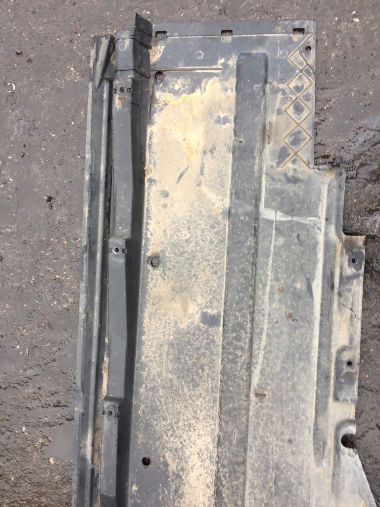 Audi a4 b8 a5 накладка плита пол подвеска левая Недорого